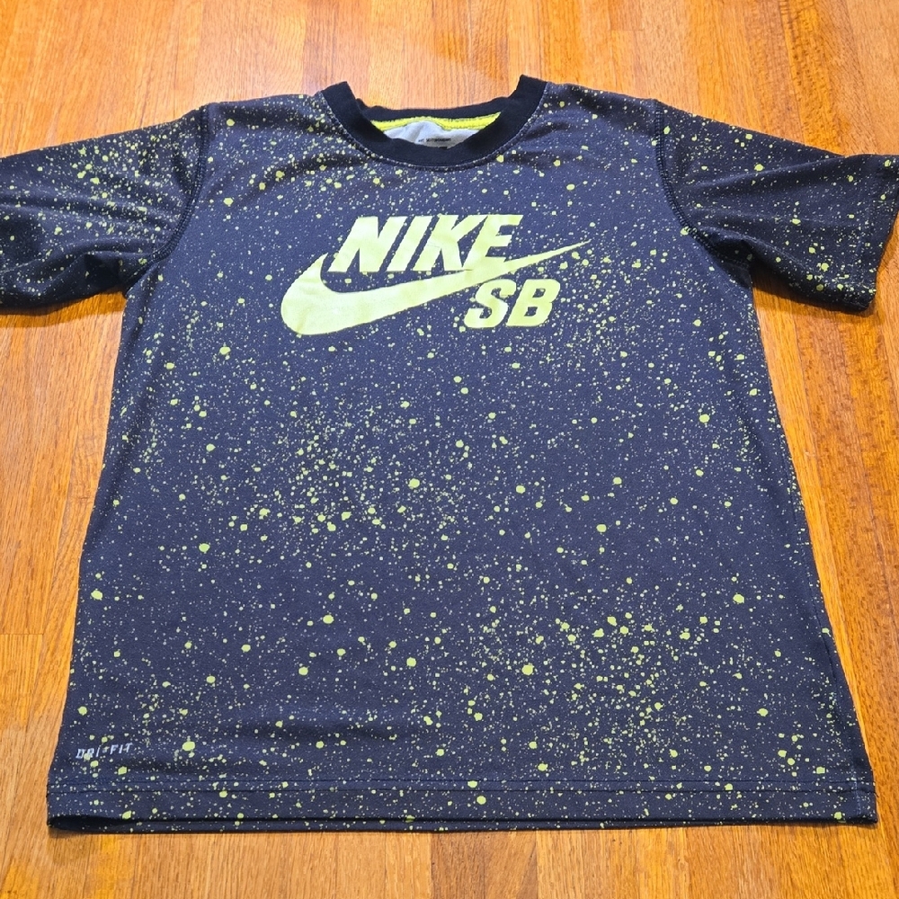 Nike Kids Medium Splatter Black Neon Green Dri-Fit Skateboarding Crew Neck‎ Tee